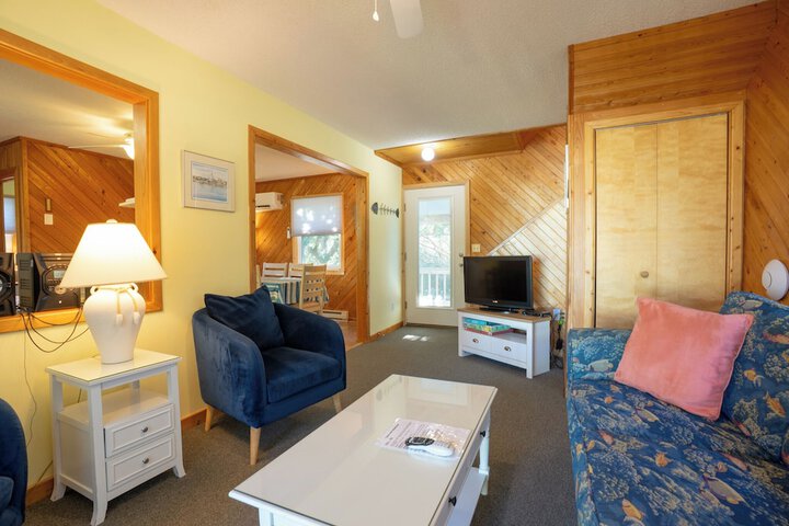 Ocracoke Harbor Inn
