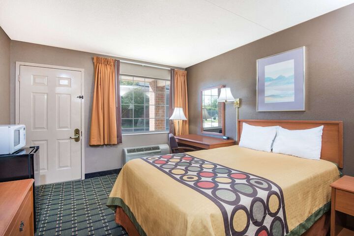 Room 14 of 21