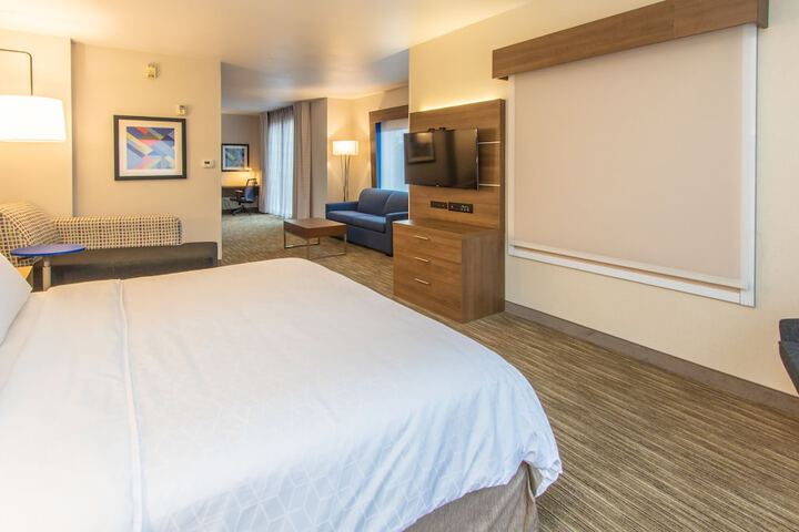Room 92 of 135
