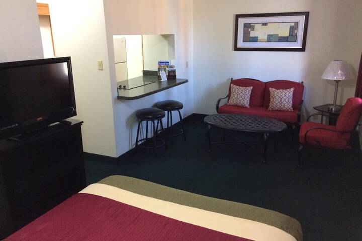 Travel Inn & Suites