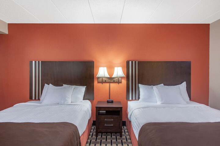 Room 10 of 26