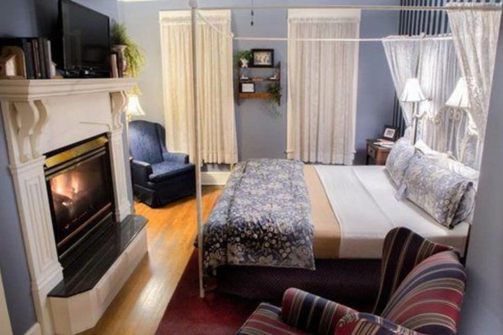 Room 19 of 48