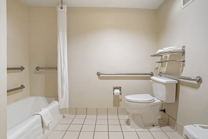 Room 18 of 23