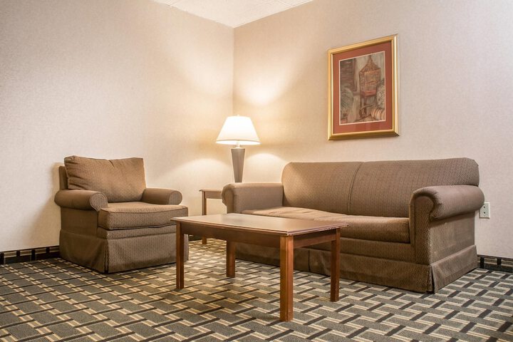 Quality Inn & Suites Palm Island Indoor Waterpark