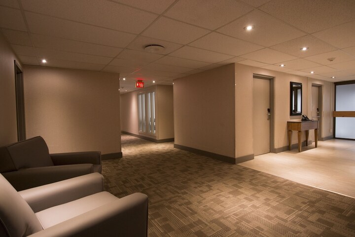 Ballroom/Hall 38 of 43