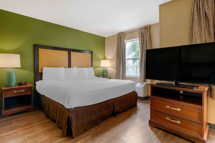 Room 21 of 32