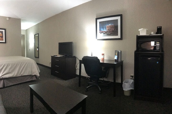 Room 9 of 28