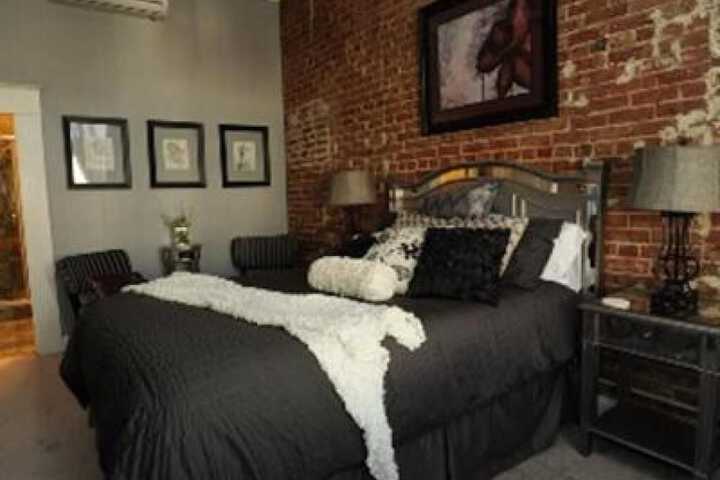 Room 32 of 50