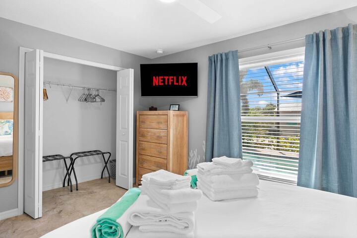 Englewood Vacation Rental w / Private Heated Pool!