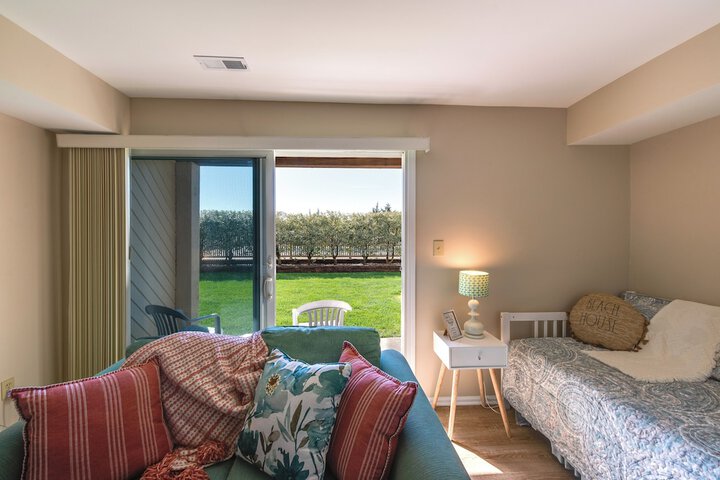 Brigantine Condo w / Beach Access & Pool Views