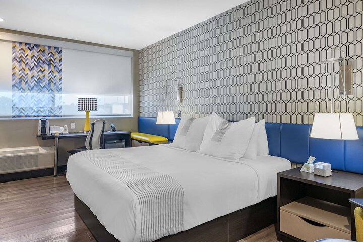 Room 9 of 27