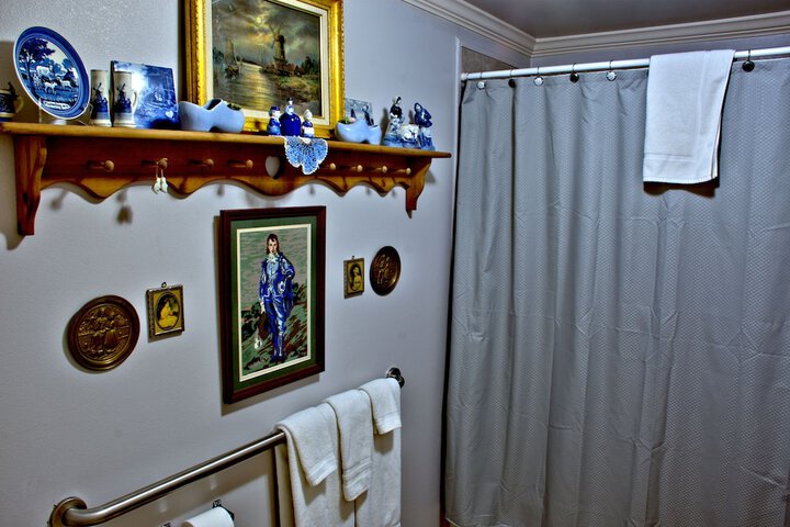 Room 44 of 171