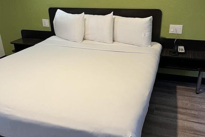 Room 14 of 42