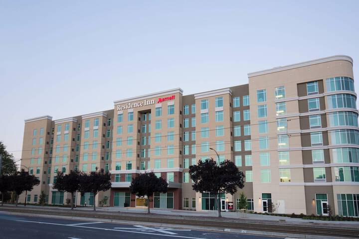 Hotel 2 of 32
