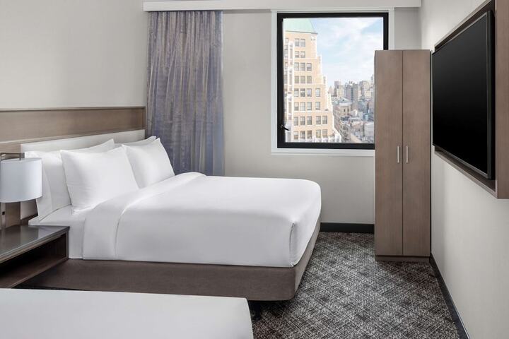 Room 11 of 25