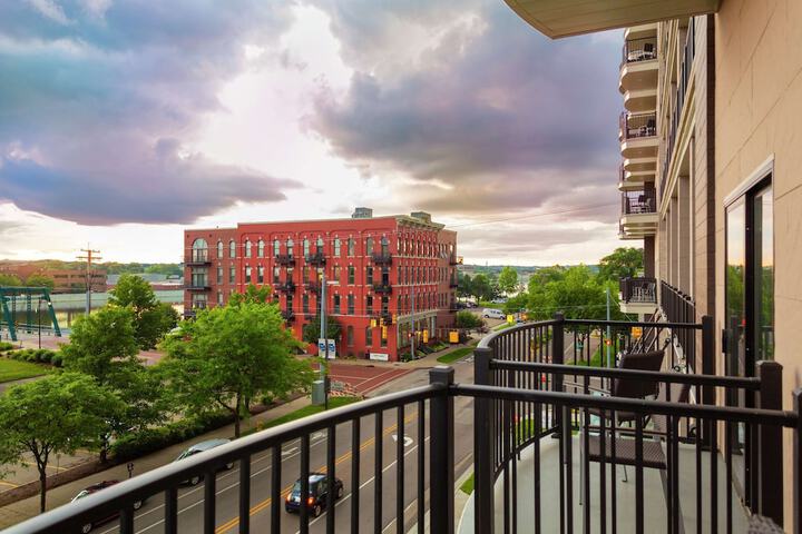 Embassy Suites by Hilton Grand Rapids DowntownMI