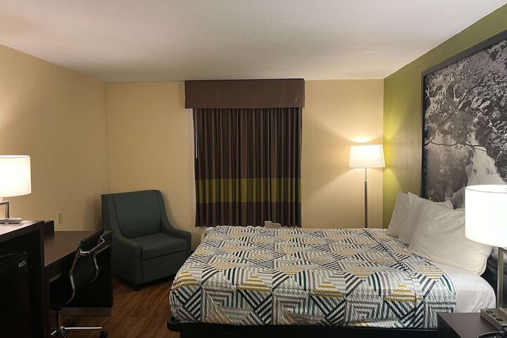 Room 32 of 33