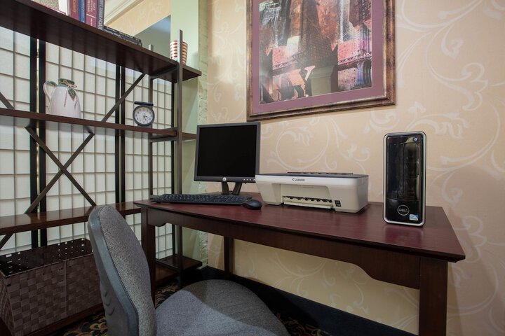 Business Center 62 of 64