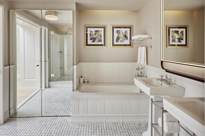 Cameo Beverly Hills LXR Hotels & Resorts