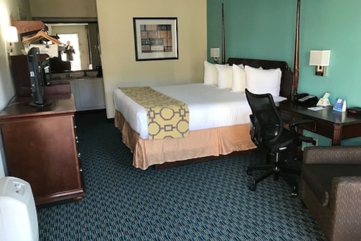 Room 10 of 22