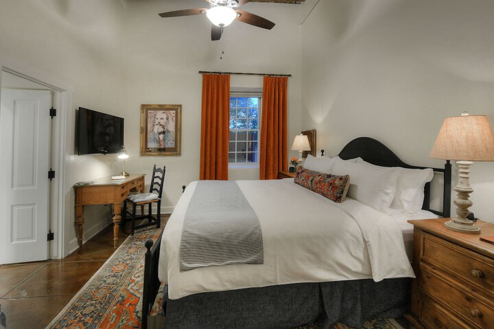 Room 26 of 59