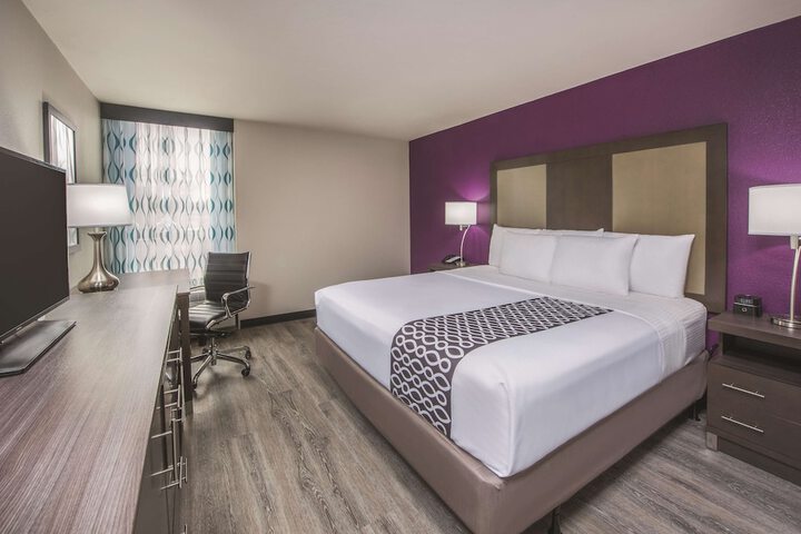 Room 17 of 29