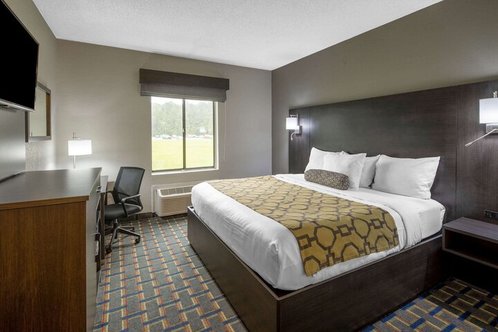 Room 11 of 24