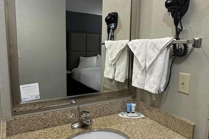 Room 92 of 102