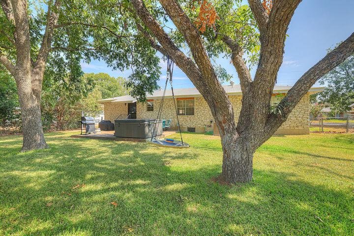 Property Grounds 19 of 21