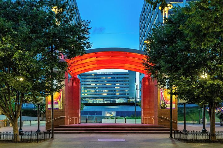 Crowne Plaza Knoxville Downtown University by IHG