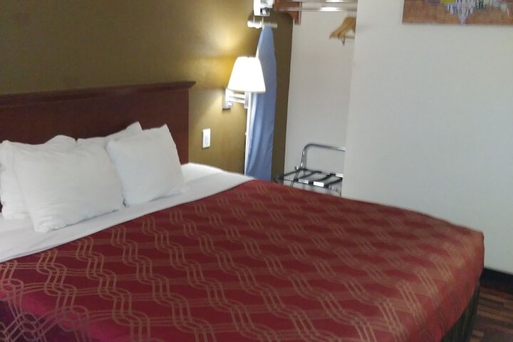 Room 35 of 100