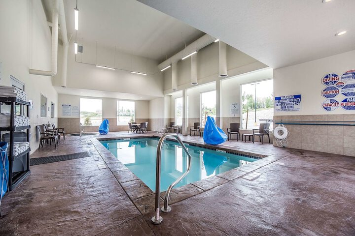 Pool 6 of 60