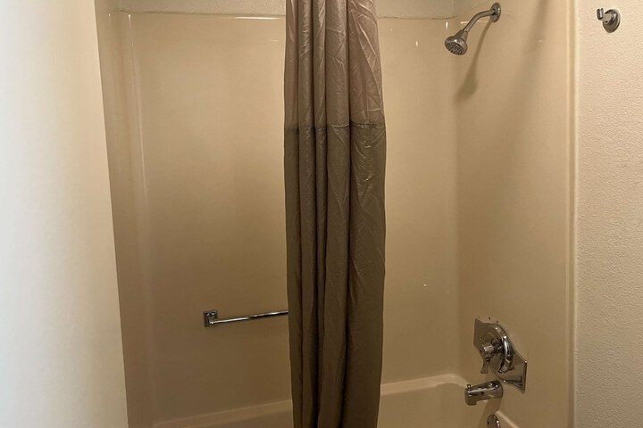 Room 9 of 14