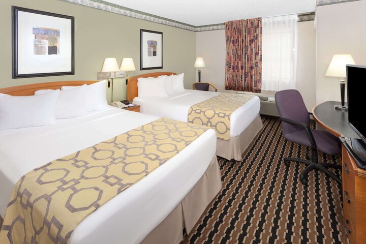 Room 21 of 32