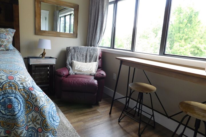 Room 33 of 188