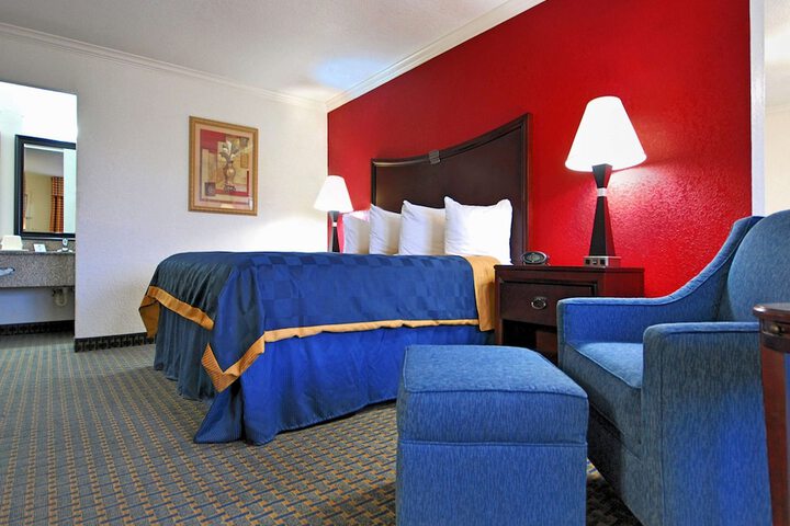 Room 7 of 15
