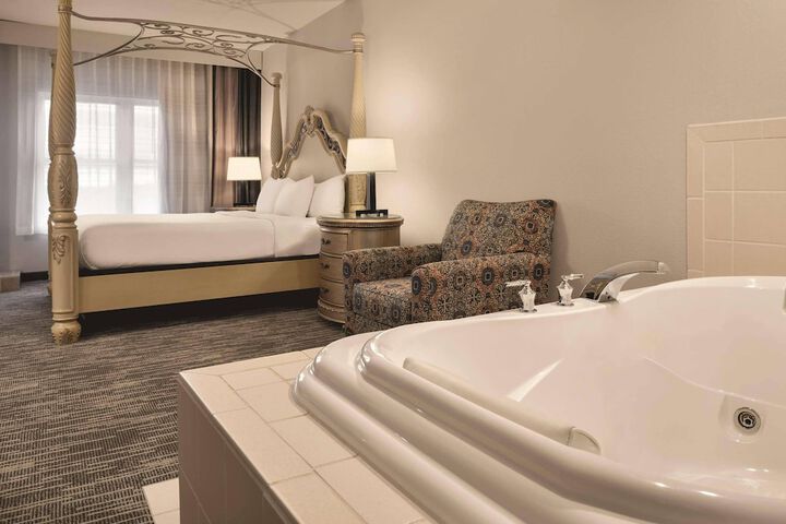 Country Inn & Suites by Radisson Galena, IL