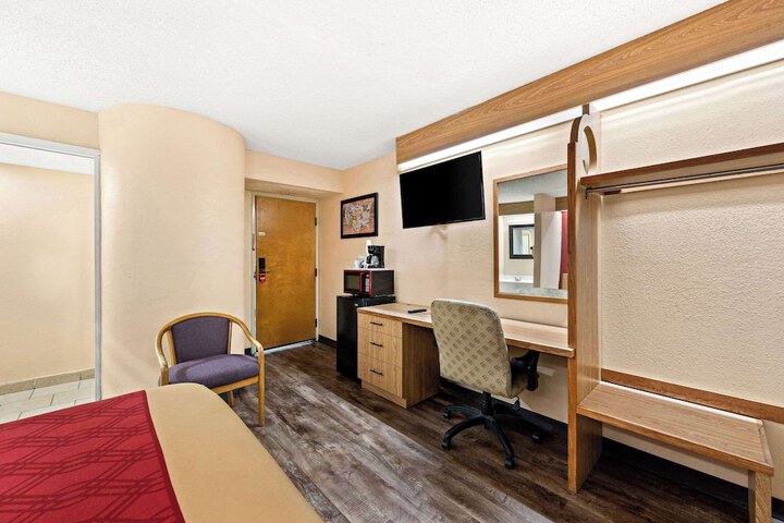Room 38 of 44