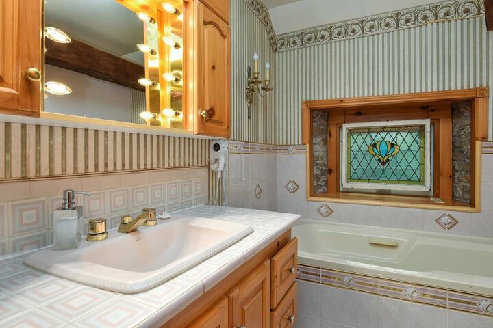 The Noble Suites