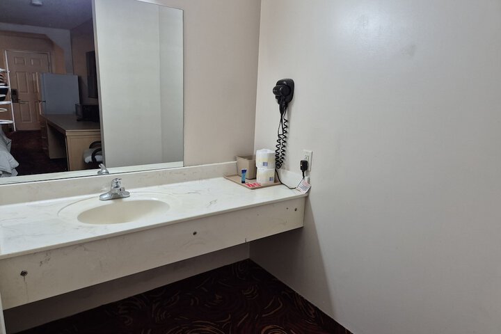 Room 37 of 40