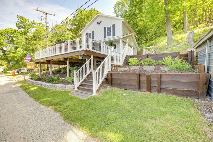 Big Pine Island Lake Cottage w / Boat Dock & Kayaks