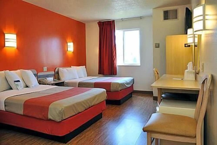 Room 22 of 37