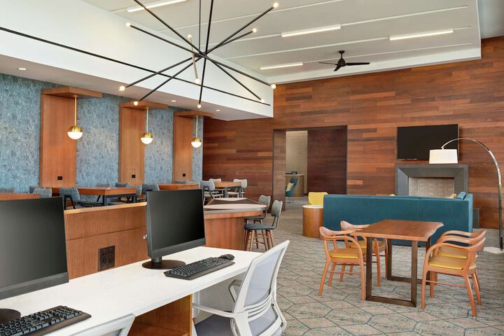 Business Center 46 of 46
