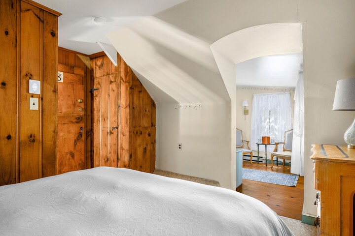 Room 28 of 50
