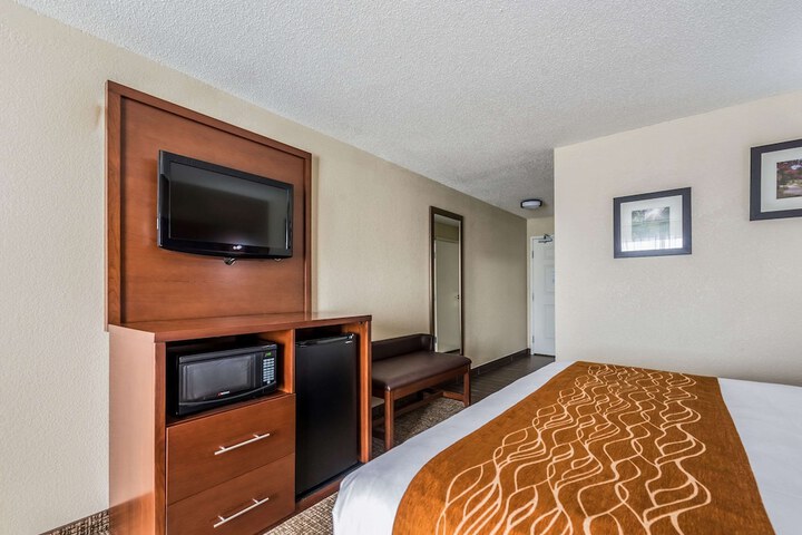 Room 33 of 50
