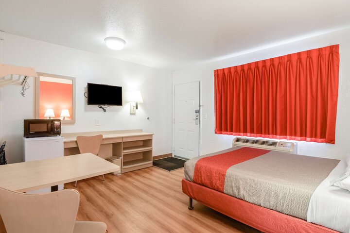 Room 21 of 29