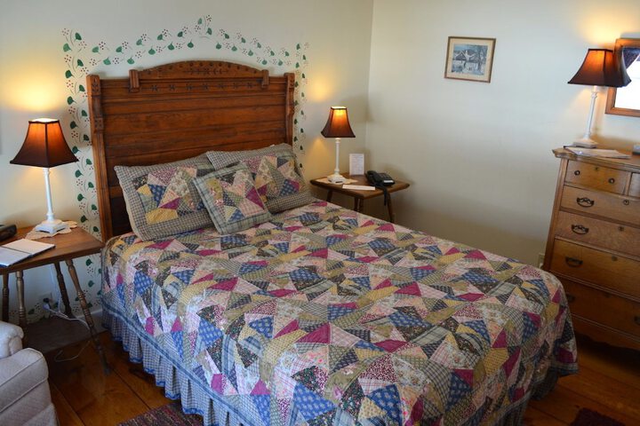 Room 30 of 108