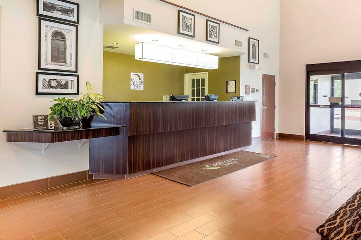 Hotel Interior 6 of 27