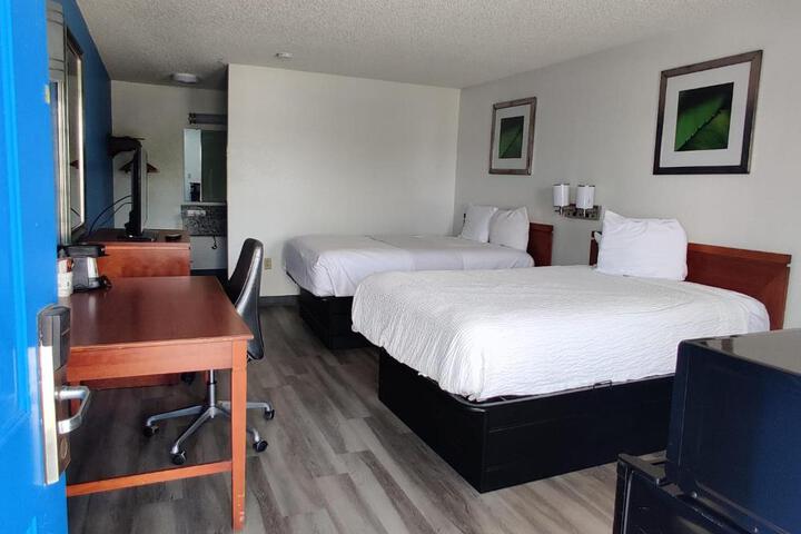Travelodge Suites by Wyndham MacClenny