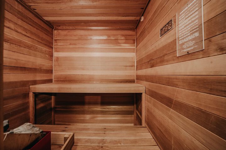 84SW - Sauna - Soaker Tub - Fireplace - Sleeps 6
